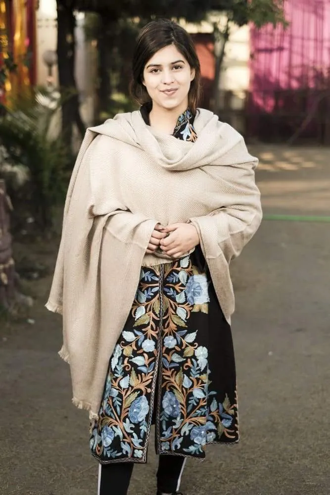 Cream Color Texture Semi pashmina Ladakhi Wool Shawl Is Known For Its Softness.