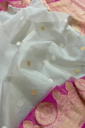 Exquisite Off White Banarasi Handloom Silk Saree