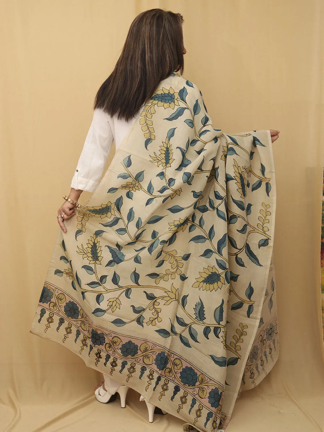 Stunning Off White Kalamkari Pure Silk Dupatta for Elegant Look