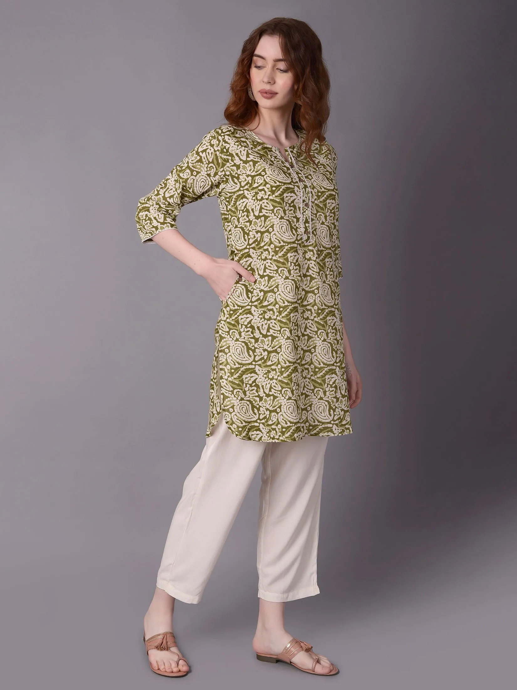 Women Green Floral Print Kurta