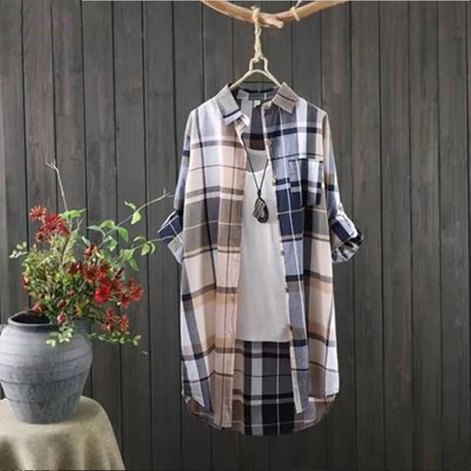 Womens Flannel Plaid Shirts 2024 Fall Long Sleeve Button Down Checked Casual Long Tail Shirt Jacket with Pockets